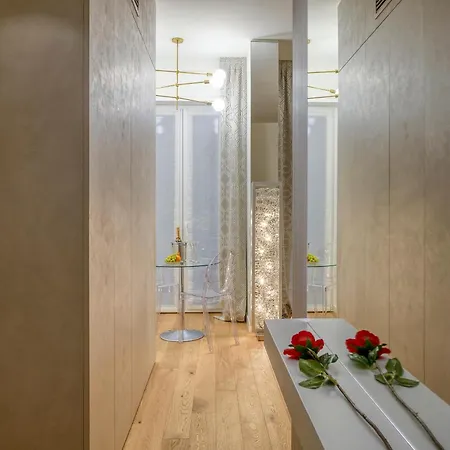Апартаменты Gian Giacomo Mora, 13 Raffinato Monolocale In Centro