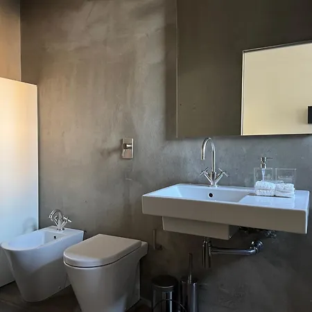 Urban Retreat Minutes Away From Duomo Cathedral * Milano