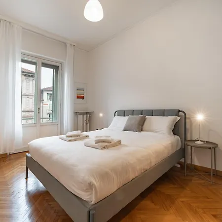 4 Min From Porta Genova Station With Whirlpool Apartmán Milán