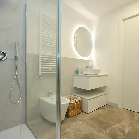 Atmosphere House 15 Minutes Walk From Duomo Apartament Mediolan