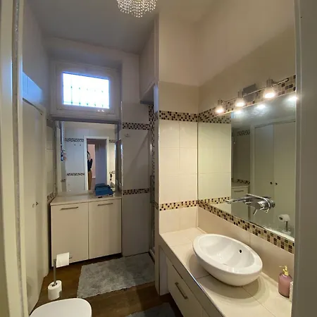 Appartement Chandelier - Center Milaan