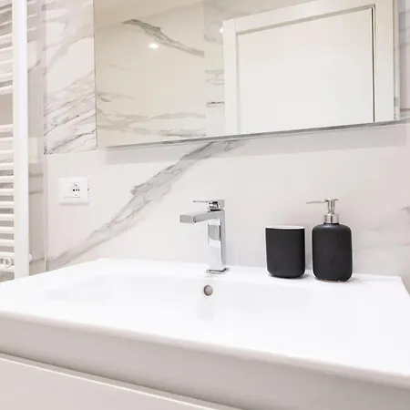 Easylife - - San Gregorio 3 F - P Venezia Milano