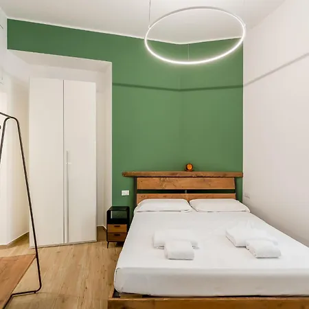 Entire With Patio In The Isola Area Appartement Milaan