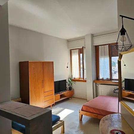 Modern Loft A Few Stops From The Center Apartment *