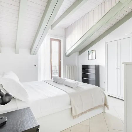 Easylife - - C Italia 68bp5 - P Ticinese Appartamento