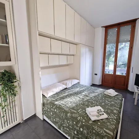 Navigli Elegant With Park View Διαμέρισμα