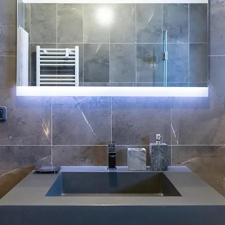 Sky Garden - Private Garage