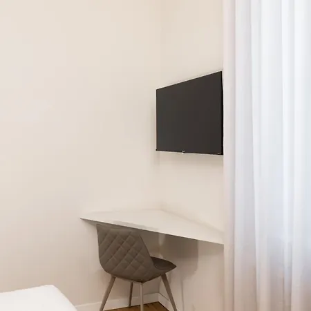 Elegance, Comfort And Charm In Moscova Apartament