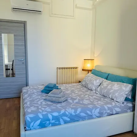 Sweet Home, Vercelli * Milán