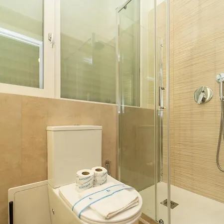Апартаменты Elegant In The Center With Smarttv Wifi *