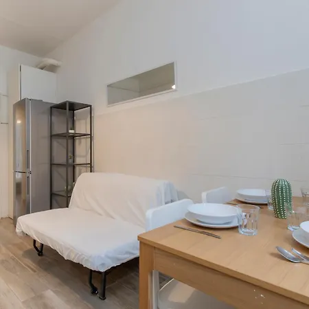 Appartement M1 M2 A Short Walk From The Subway