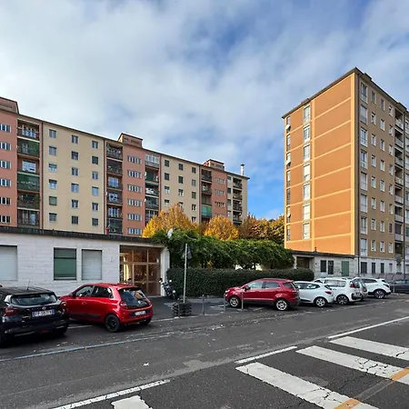 Art - Bocconi Near Train Station, Navigli * Milão