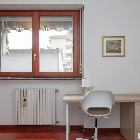 Metro 4 Spacious And Bright Three-room Apartamento Milão