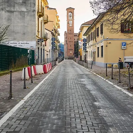 Design With Private Street Entrance شقة ميلان
