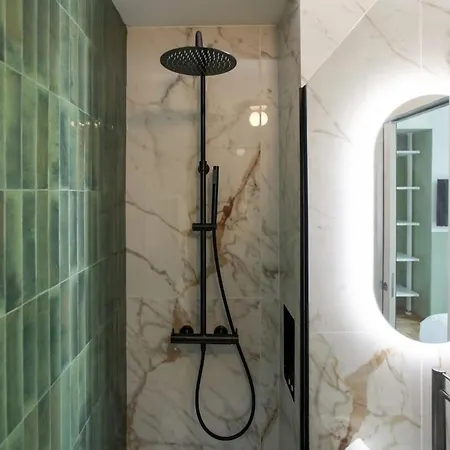 Hacca Collection - Luxury 3br Center Apartmán *