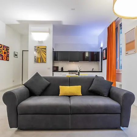 M25 - Garage Loft Διαμέρισμα Μιλάνο
