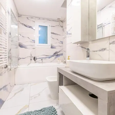Porta Venezia 6 Posti Letto, Ampio Con Wifi Апартаменты *