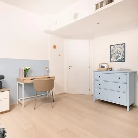 Easylife - - Poerio 31 - Porta Venezia Appartamento *