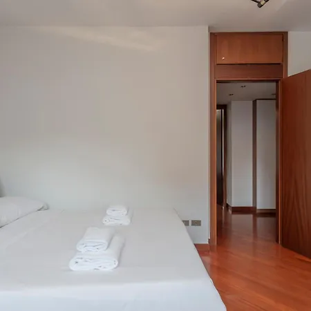 Metro 4 Spacious And Bright Three-room *