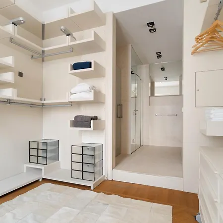 Guesthost - 500sqm Luxury With Spa, Gym, Terrace, Game & Garage * ミラノ