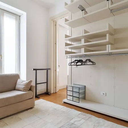 Guesthost - 500sqm Luxury With Spa, Gym, Terrace, Game & Garage アパート ミラノ