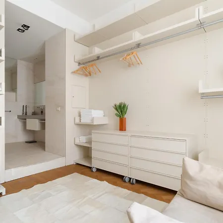 Guesthost - 500sqm Luxury With Spa, Gym, Terrace, Game & Garage ミラノ