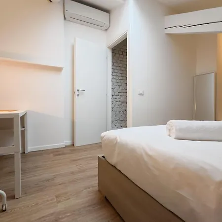 Apartment Navigli - Via Vigevano 45 *