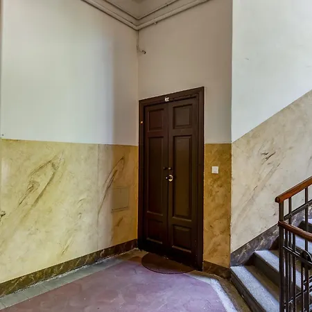 Entire With Patio In The Isola Area Milaan