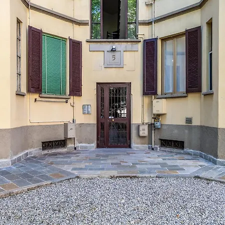 Entire With Patio In The Isola Area
