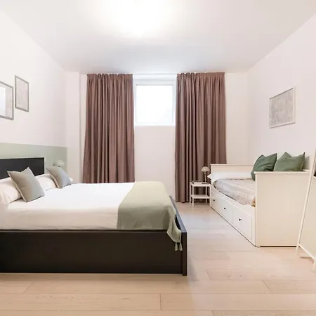 Easylife - - Poerio 31 - Porta Venezia Appartamento *