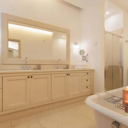 アパート Guesthost - 500sqm Luxury With Spa, Gym, Terrace, Game & Garage