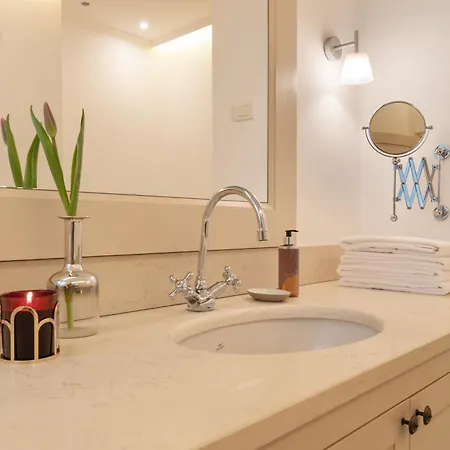 Guesthost - 500sqm Luxury With Spa, Gym, Terrace, Game & Garage ミラノ