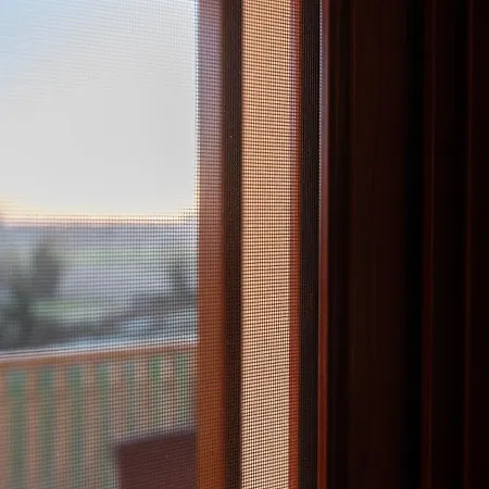 Sky Garden - Private Garage Apartment *