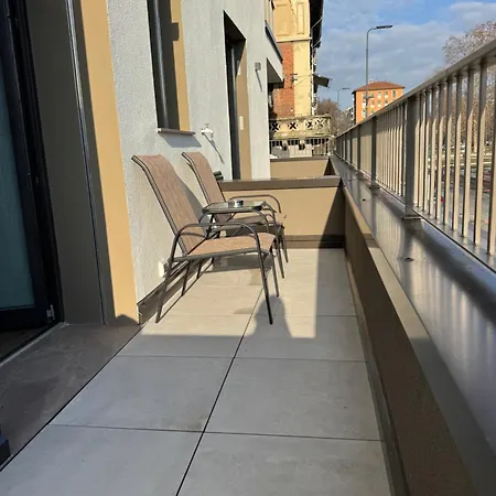 Luxury - Metropolitana M4- San Babila -stadio San Siro - Duomo - Aeroporto Linate - Castello Sforzesco * 米兰