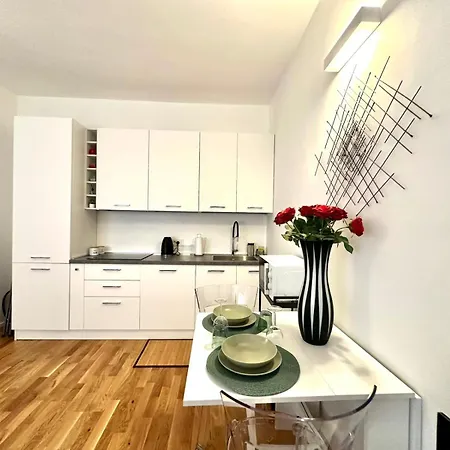 Albani Life, Stile & Comfort In Soluzione Silenziosa E Indipendente, Comoda Per Stadio San Siro, Rho Fiera E Life