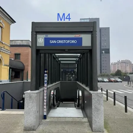 Luxury - Metropolitana M4- San Babila -stadio San Siro - Duomo - Aeroporto Linate - Castello Sforzesco *
