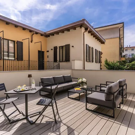 Seety Porta Romana Statue Appartement Milaan