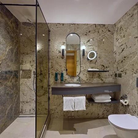 Otel Hilton 4*
