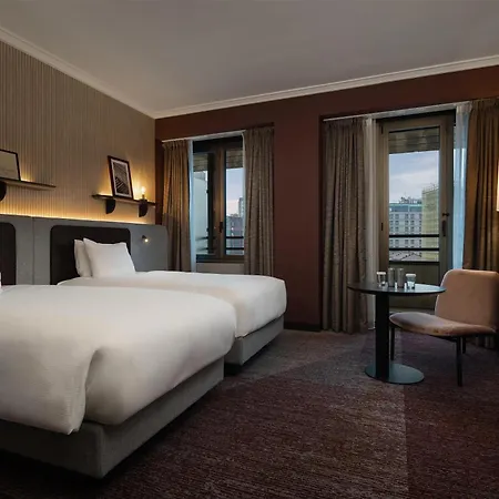 Hilton Отель 4*