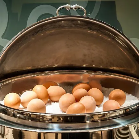 كراون بلازا ميلانو سيتي فندق 4*