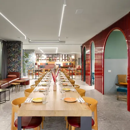 21 House Of Stories Studi Hotel