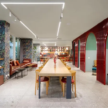 21 House Of Stories Studi Hotel