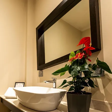 Townhouse 33 Boutique Hotel 4*