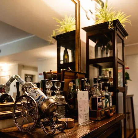 Townhouse 33 Boutique 4*