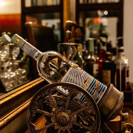 Townhouse 33 Boutique 4*
