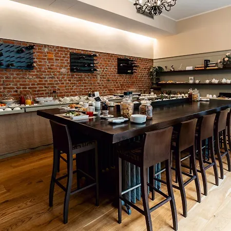 Townhouse 33 Boutique