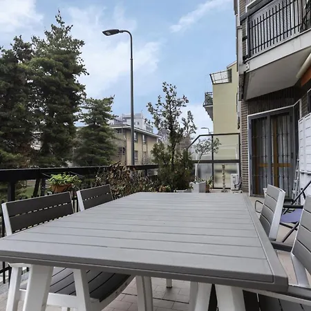Uguzzone 21 Daire Milano