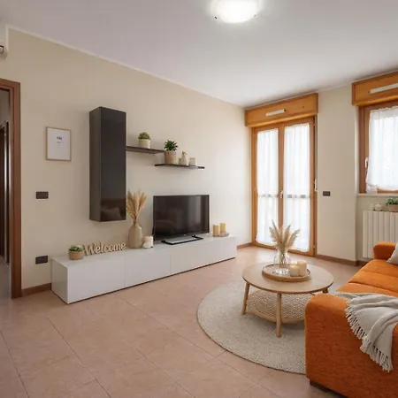 Spazio Breda - Free Parking, Private Garage, Metro M1, Balcony, 4 Guests Apartament