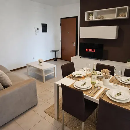 Bicocca, Free Parking, Private Garage, Metro M5 200m, Garden, Kids & Pet Friendly Апартаменты Милан