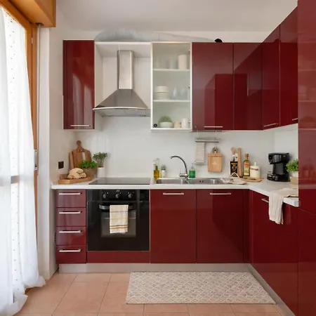 Apartament Spazio Breda - Free Parking, Private Garage, Metro M1, Balcony, 4 Guests Mediolan